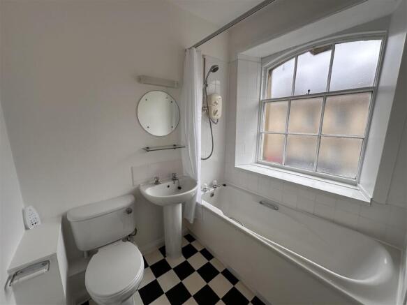 2 bed Flat to rent Image 6
