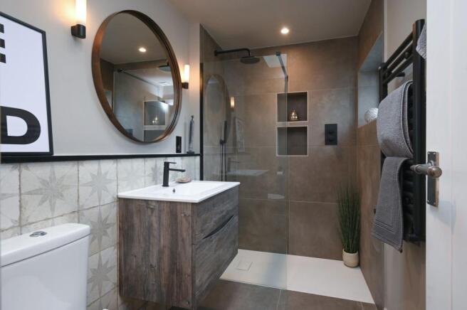 Bedroom 4 Ensuite