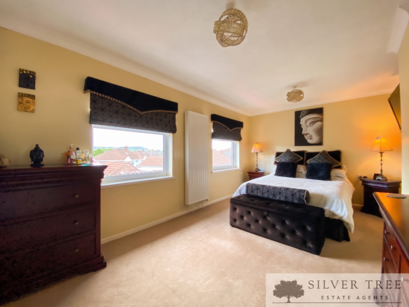 4 bed Semi-Detached for sale Image 7