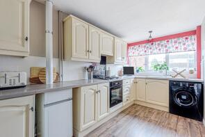 50, Gallaghers Mead, Andover SP10 3BW