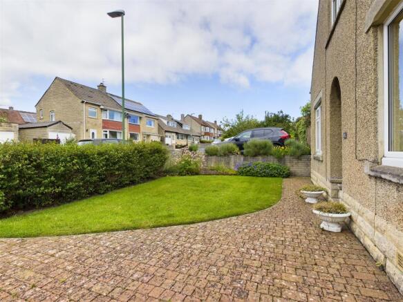 Front garden.jpg