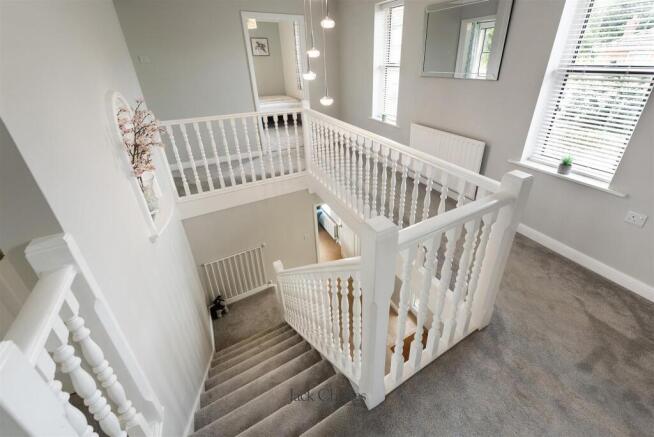 2 Chelsfield Close, TN11 0DW 012.jpg