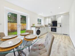 2, Lluesty Gardens, Milwr CH8 7FL