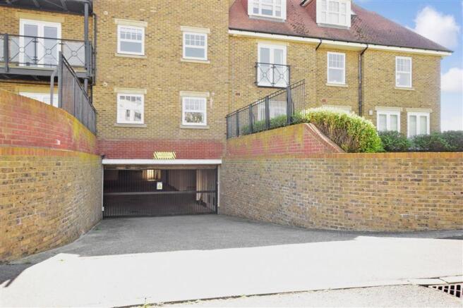 Driveway/Parking