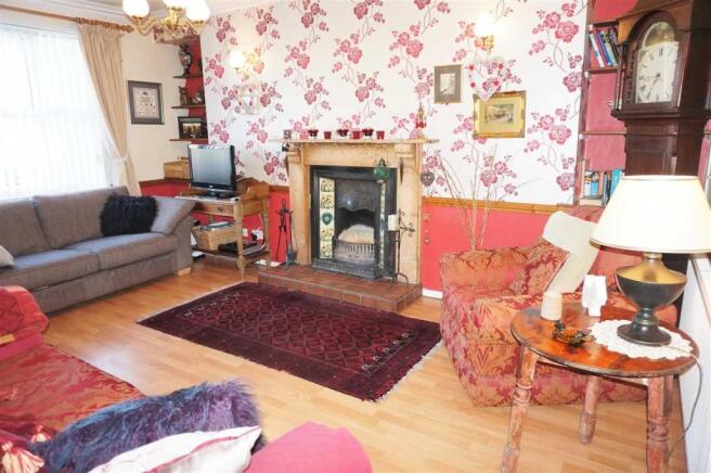 LOUNGE :