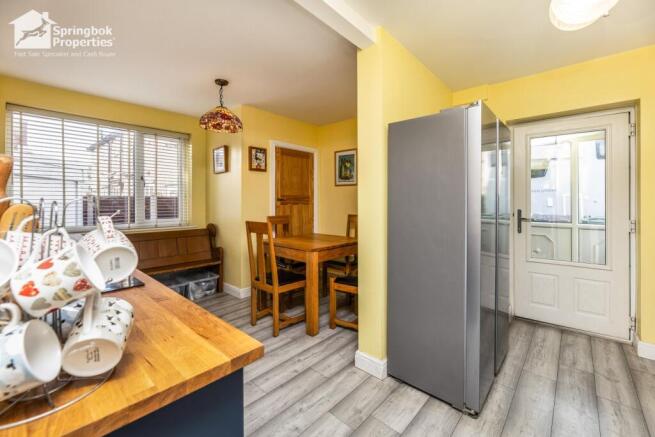 3 bed Semi-Detached for sale Image 7