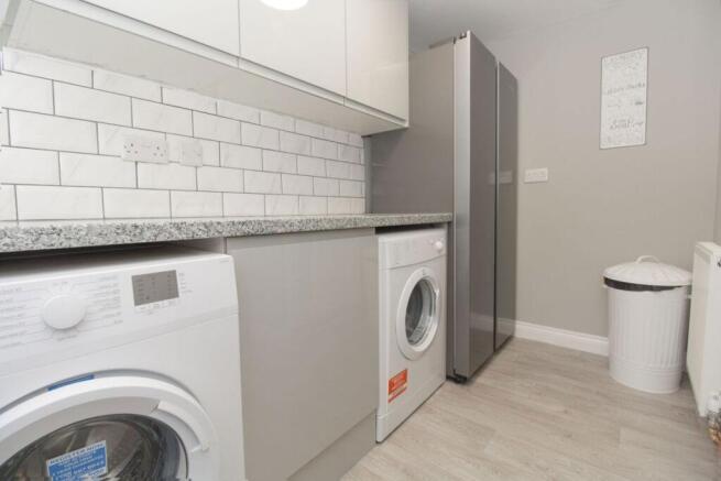1 bed House Share to rent Image 11