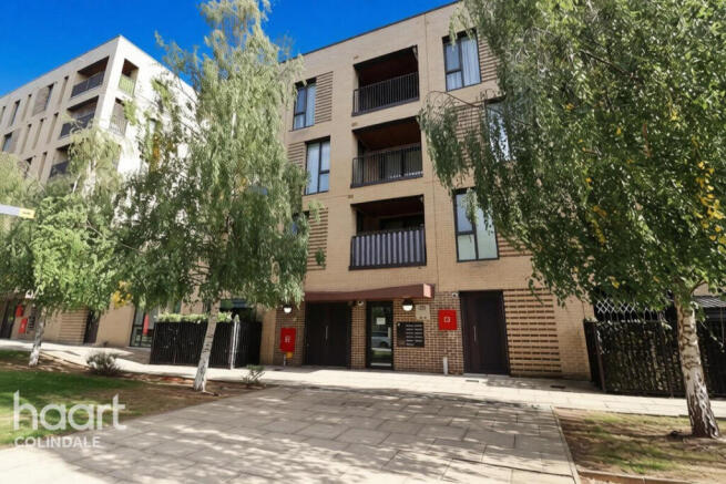 2-bed flat on Bristol Avenue, London, £400,000