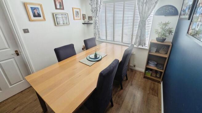 e9757aa4-dining 2...