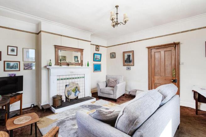 5 bed House for sale Image 9