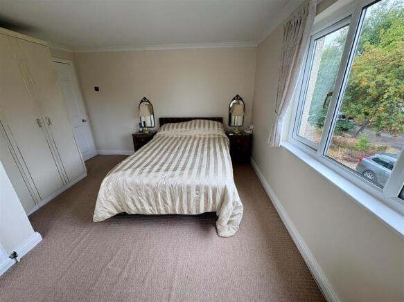 3 bed Detached for sale Image 11
