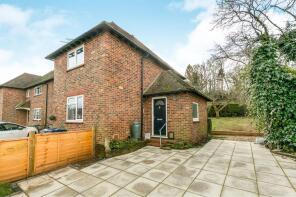 12 Cartmel, Springfield, Elstead, Godalming GU8 6EG