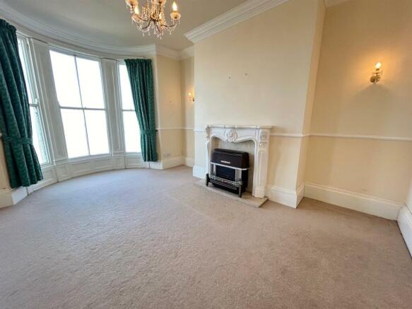 new lounge.jpg
