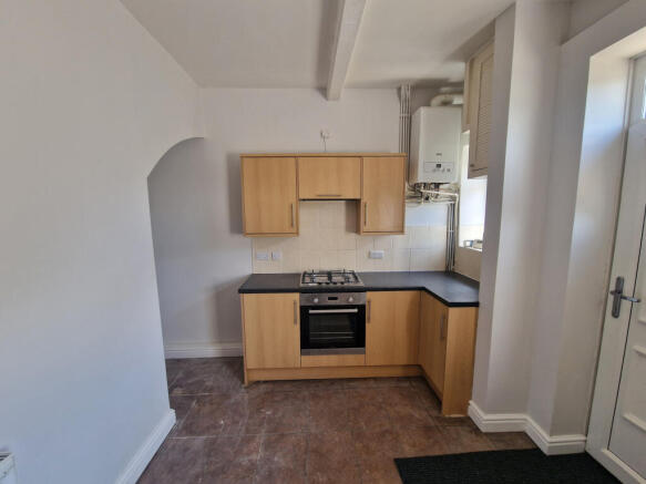 2 bed Terraced to rent Image 4