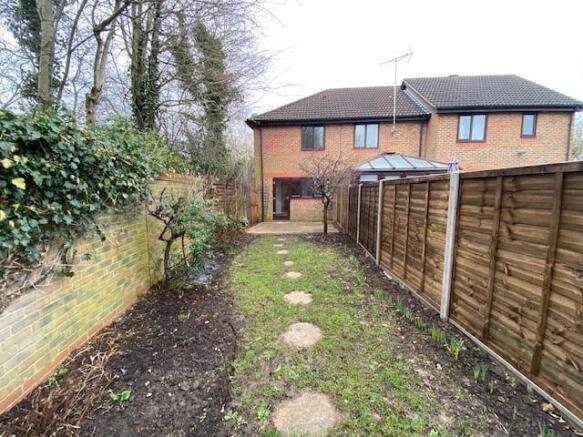 15 Barley Mead rear garden.jpg