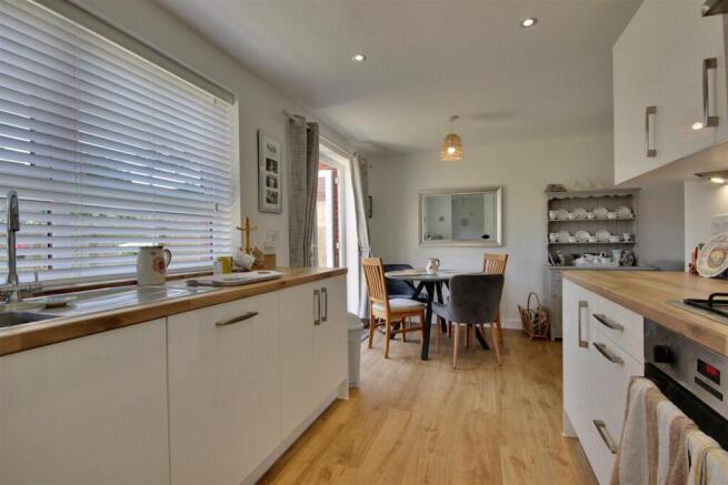 3 bed Detached for sale Image 12