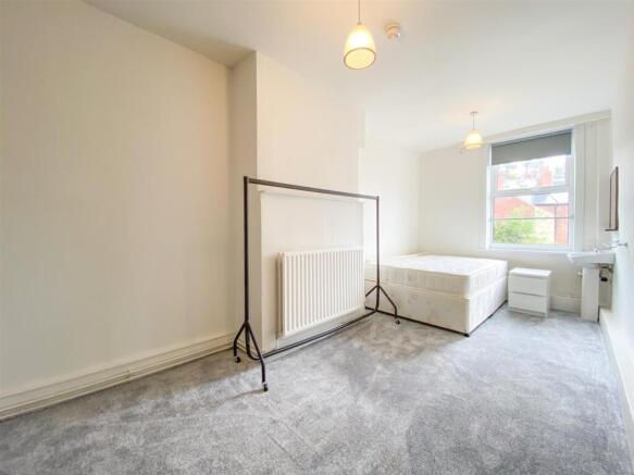 5 bed Terraced for sale Image 7
