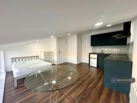 Top Floor Ensuite Bedroom