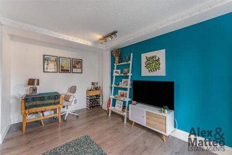 Chiltern Court, New Cross, SE14