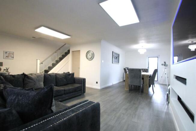 Lounge/Dining Room