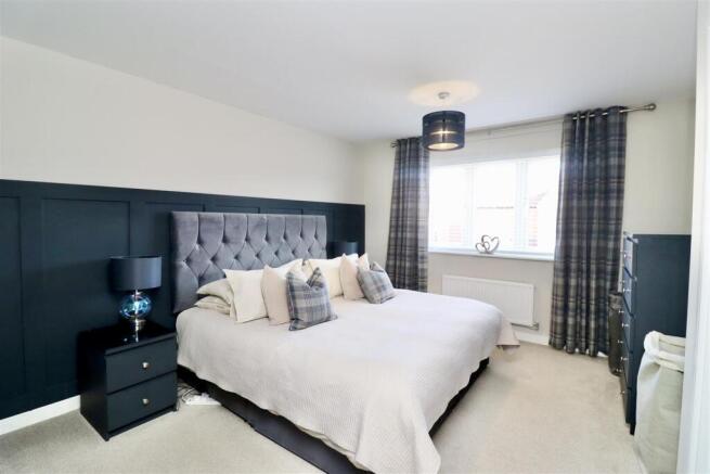 4 bed Detached for sale Image 5