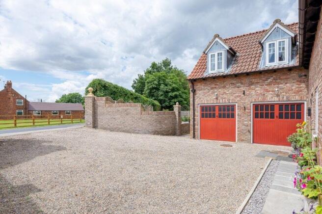 6 bed Detached for sale Image 6