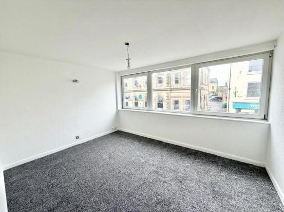 2 bed Flat to rent Image 4