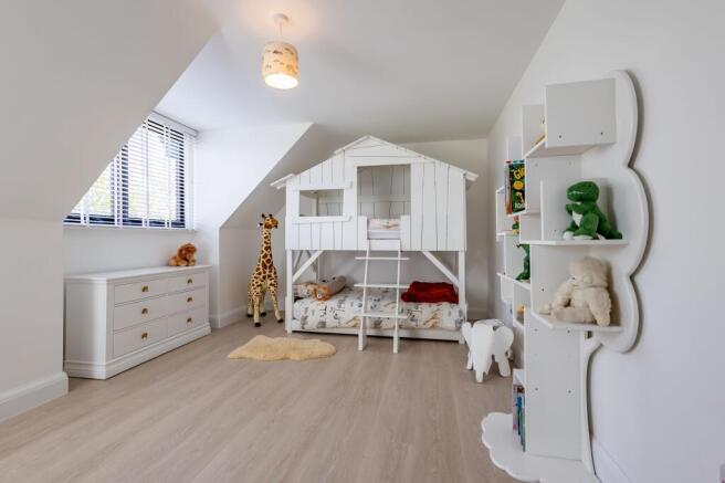 Bedrooms & Bathrooms