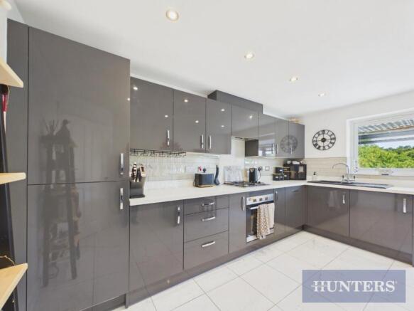 4 bed Detached for sale Image 6