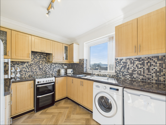 2 bed Semi-Detached Bungalow for sale Image 11