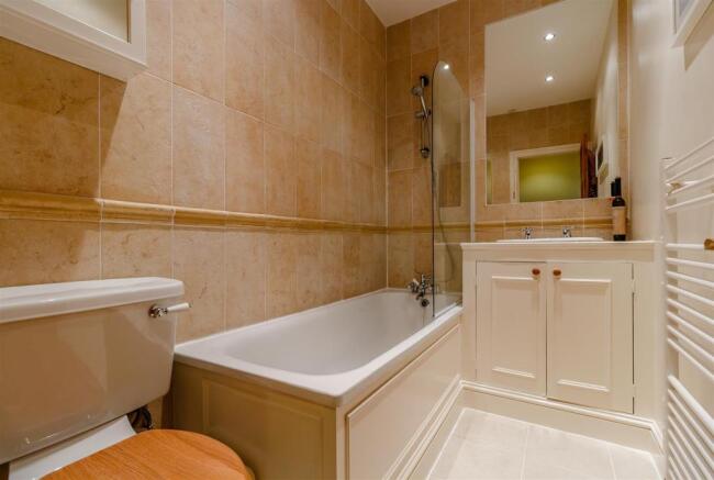 8333988-interior14.jpg