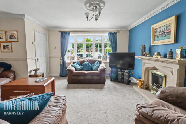 4 bed Detached for sale Image 6