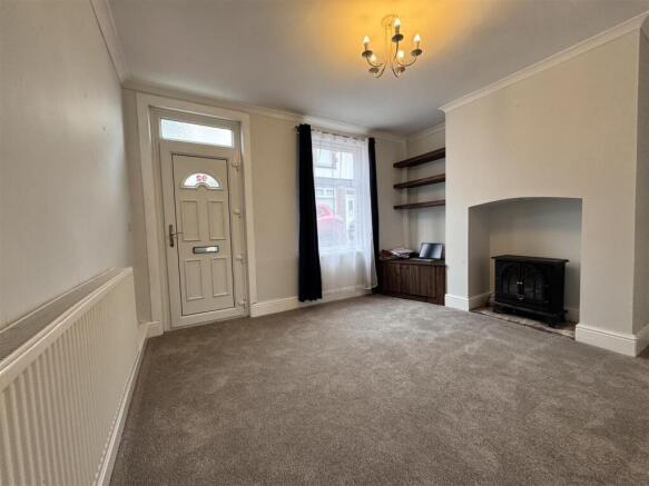 ENTRANCE/ LOUNGE