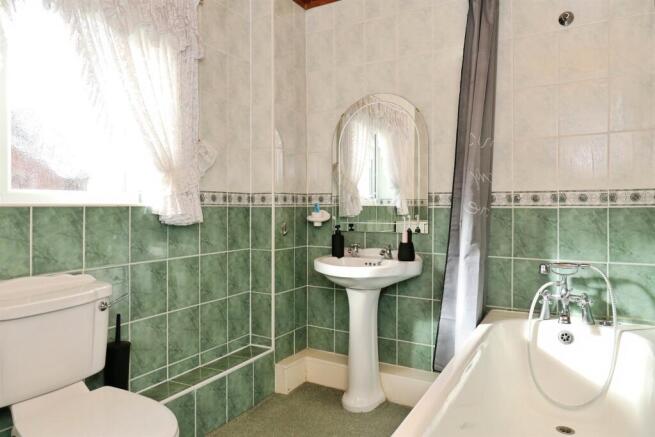 3 bed Semi-Detached for sale Image 12