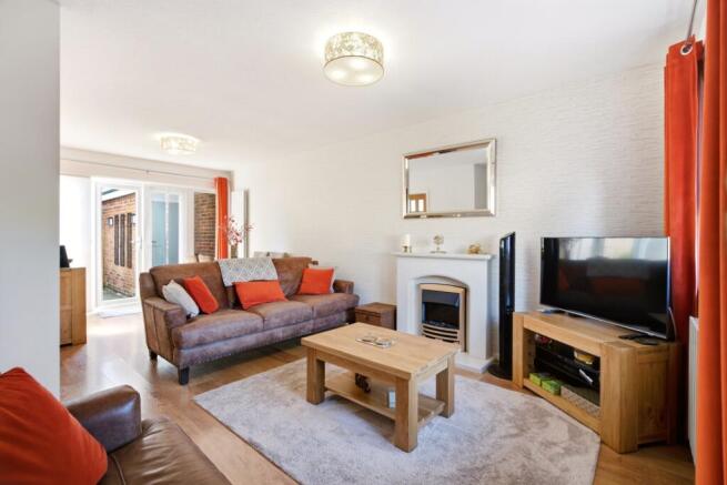 Radburn Court, Dunstable, Bedfordshire, LU6 photo 4