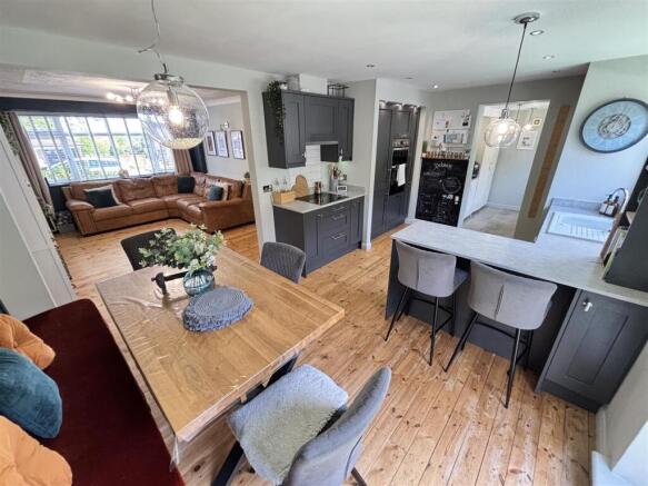 Open Plan Kitchen and Dining Room