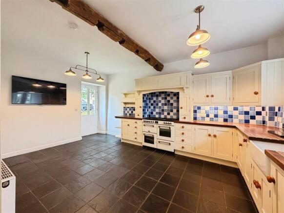 3 bed Barn Conversion for sale Image 4