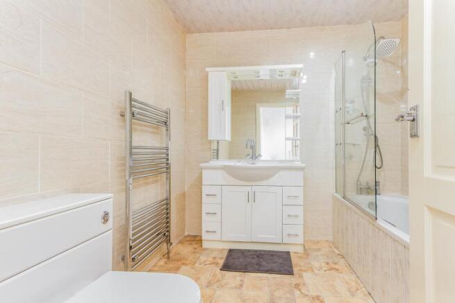 Family bathroom/wc