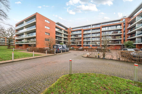 Racecourse Road, Newbury, RG14