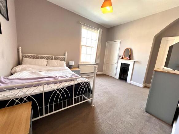 2 bed Terraced for sale Image 5