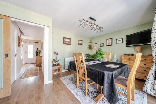 4 bed Detached for sale Image 7