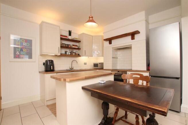 Kitchen..JPG