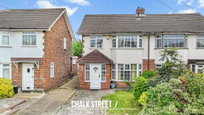 36, Stephen Avenue, Rainham RM13 7NP