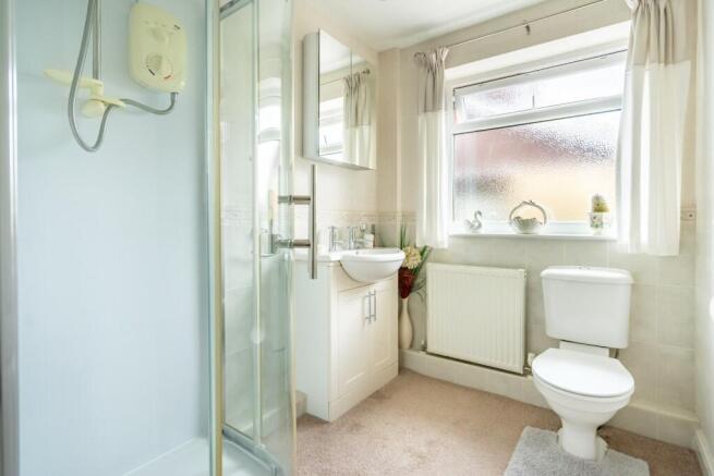 2 bed Semi-Detached Bungalow for sale Image 8