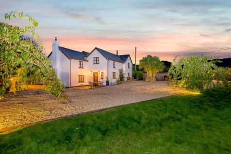 The Castle, Parc-Y-Brain Lane, Penperlleni, Monmouthshire, NP4 8SJ