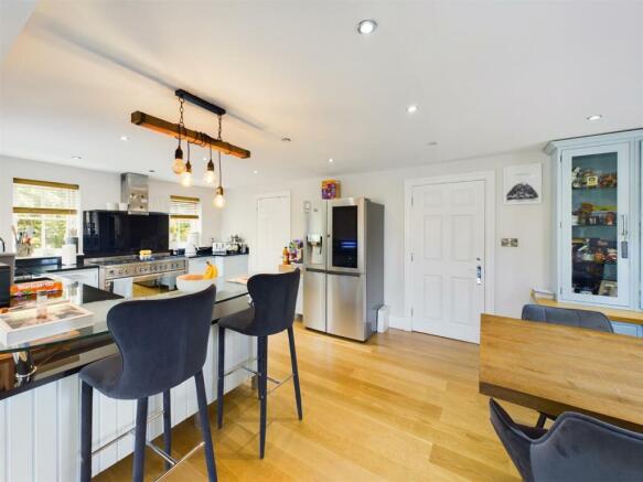 Open-Plan Kitchen Dining