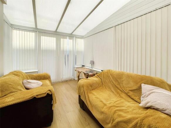 1 bed Semi-Detached to rent Image 5