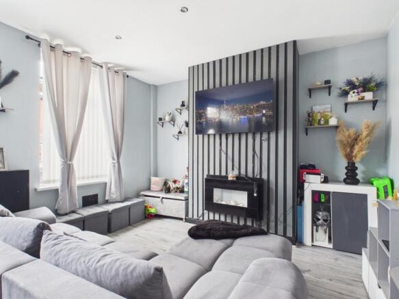 Osborne Road Denton - EweMove - Living Room