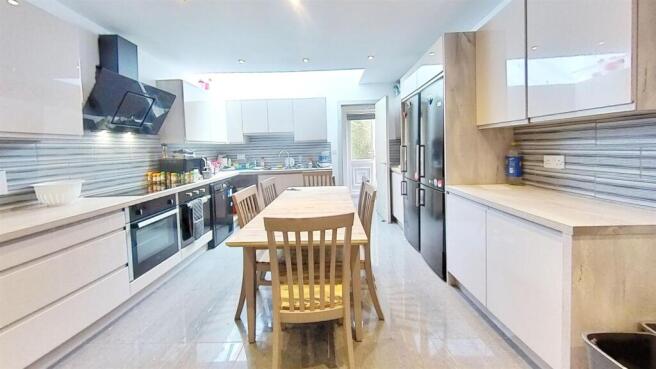 243-Tiverton-Road-Ki