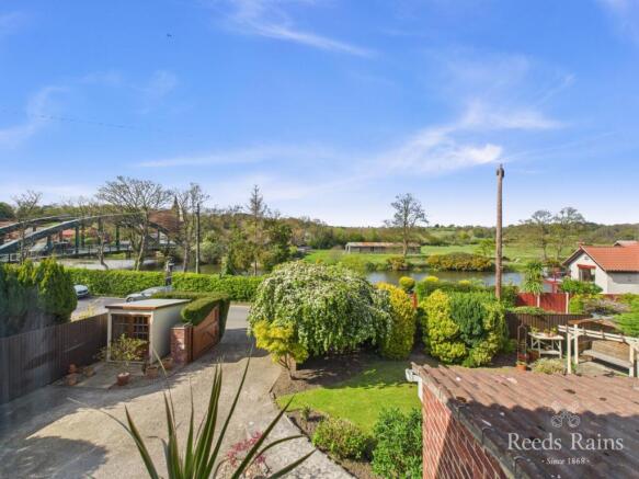 3 bed Detached for sale Image 9
